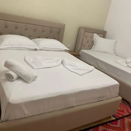 Private Garden House -central *