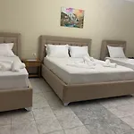 Private Garden House -central