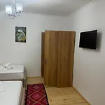 בית הארחה Private Garden House -central