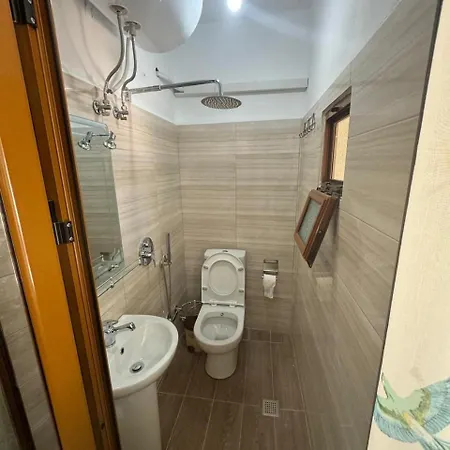 Private Garden House -central