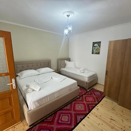 Private Garden House -central *