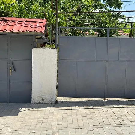 Private Garden House -central *