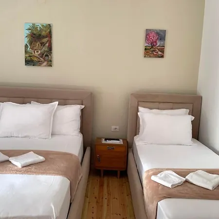 Private Garden House -central ゲストハウス 3*