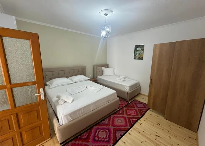 Private Garden House -central *