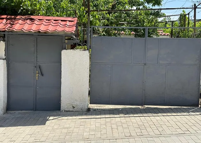 Private Garden House -central *