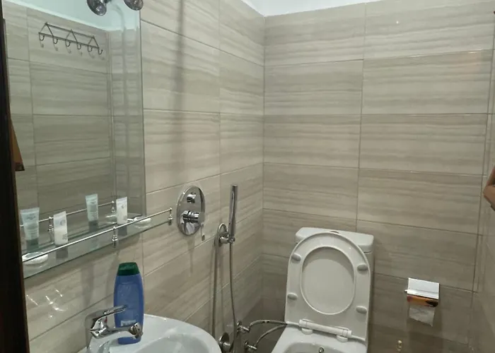 بيت ضيافة Private Garden House -central *