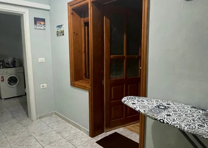 Private Garden House -central *